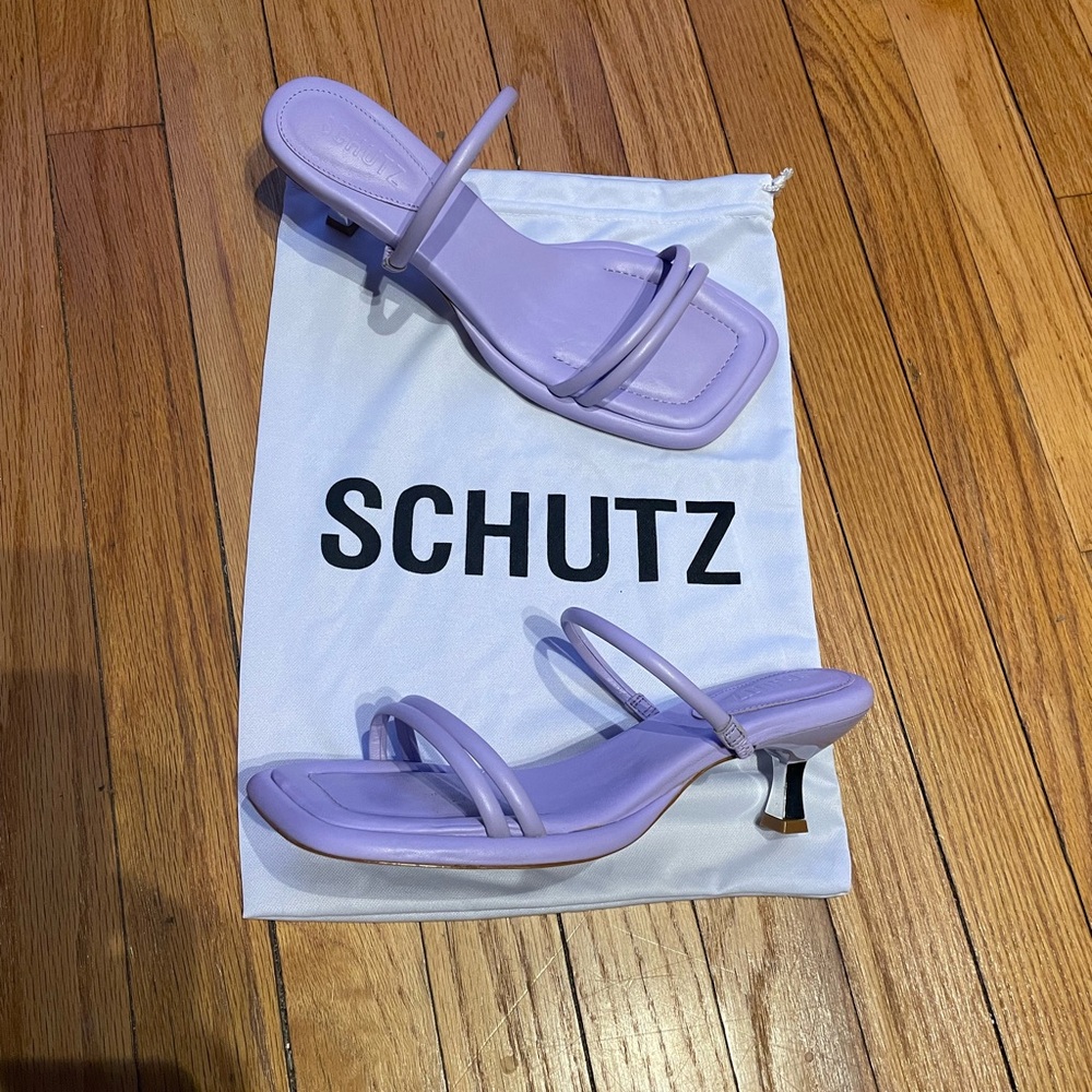 NWT Schutz Agatha Leather Y2K square Kitten SlipOn strap Lilac Lily sandals 8.5🔼